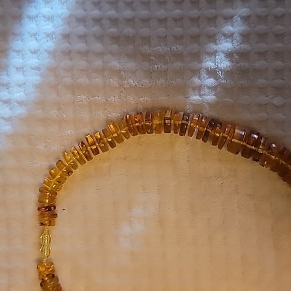 Beautiful Genuine Amber Necklace - Picture 4 of 7
